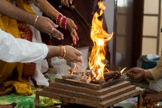 मंगल दोष निवारण पूजा की लागत और प्रक्रिया: उज्जैन बनाम अन्य स्थान