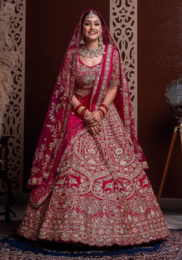 Magnolia Lehenga mit Vogelmotiven und doppelten Dupattas anpassbar Made to Order